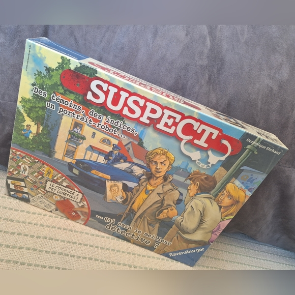 Suspect Board Game French NEW - Picture 1 of 13